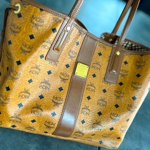 MCM Tote Bag w/clutch inside